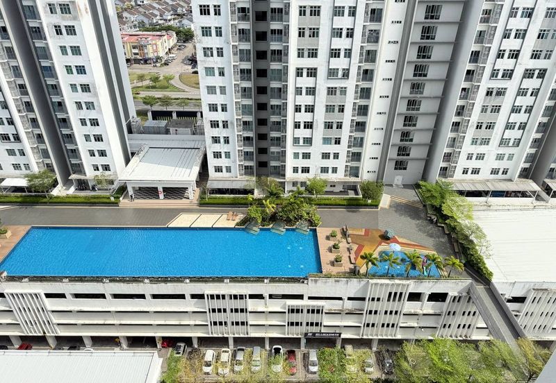 Meridin Bayvue Apartment