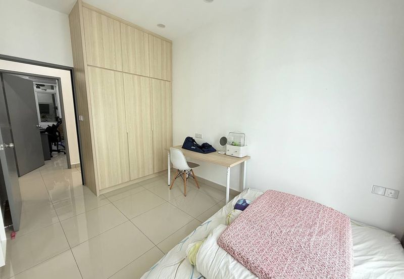 Meridin Bayvue Apartment