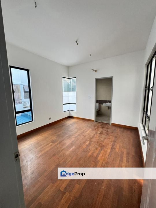 Horizon Hills , 3 Storey Cluster , Unblock  view , Johor, 