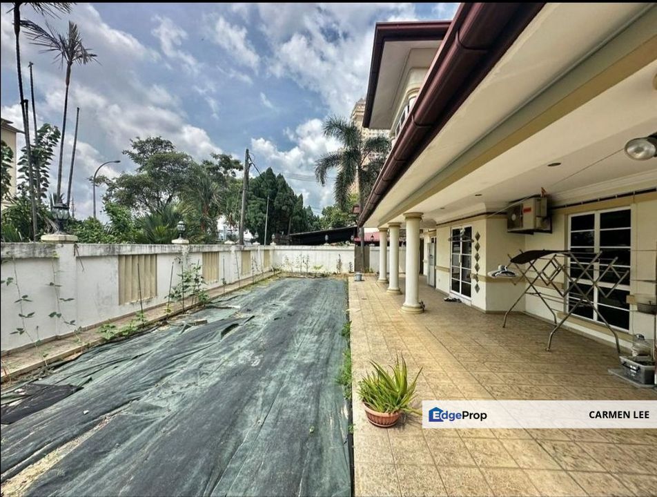 Guarded, Corner, Big Side Land, Near LRT, Selangor, USJ