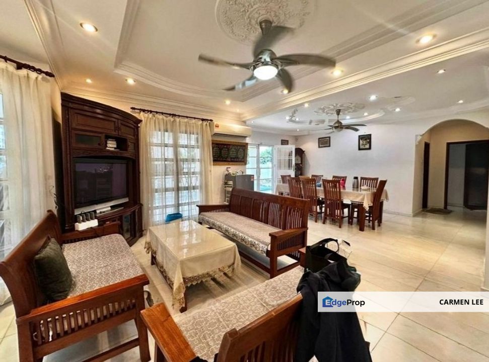 Guarded, Corner, Big Side Land, Near LRT, Selangor, USJ