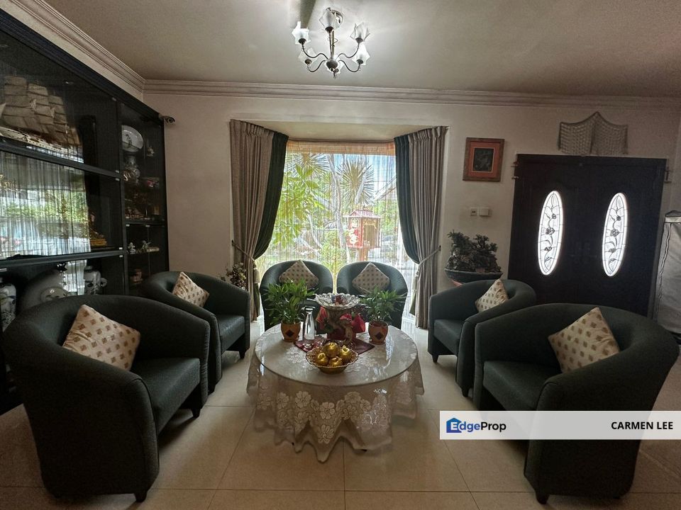 Bungalow with big and flat 10000 sqff land in SS 19 Subang Jaya., Selangor, Subang Jaya