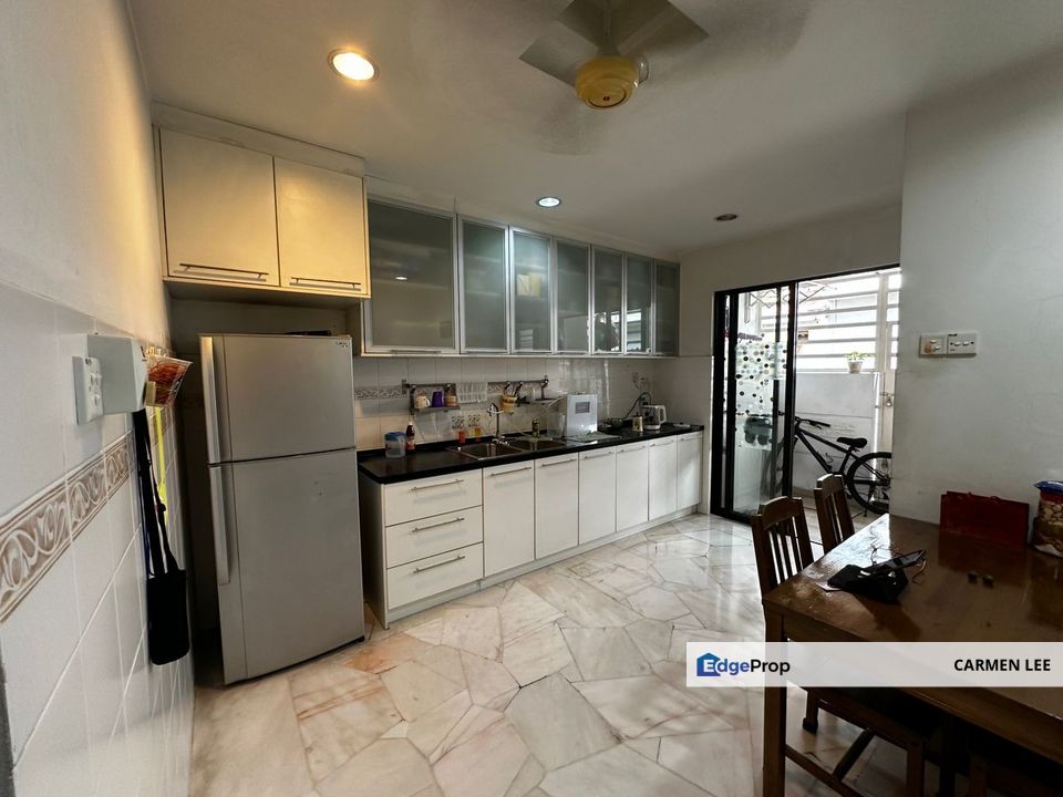 5 Rooms, Renovated, Gated & Guarded., Selangor, USJ