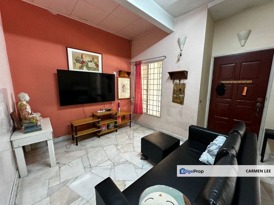 5 Rooms, Renovated, Gated & Guarded., Selangor, USJ