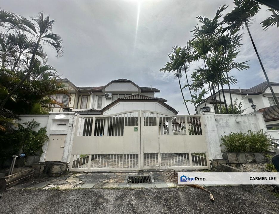 Gated & Guarded. Rare End Lot 10 ft Land. 24x75., Selangor, Subang Jaya