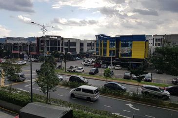 Emporis Kota Damansara Corner Retail Lots