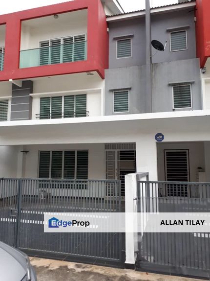 Seri Kembangan Taman Suria Tropika 2.5 Storey Terrace, Selangor, Serdang