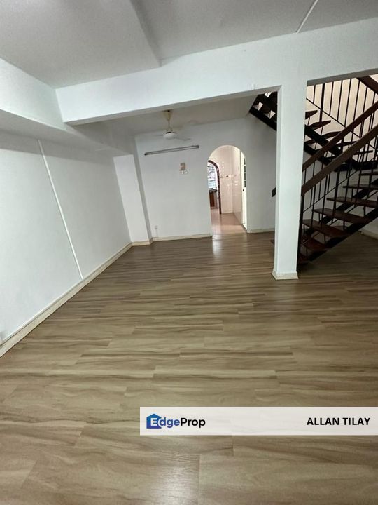 Taman Seri Putra 2 Storey Terrace @ Banting, Selangor, Banting