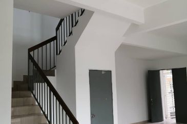 Taman Baiduri, Dengkil