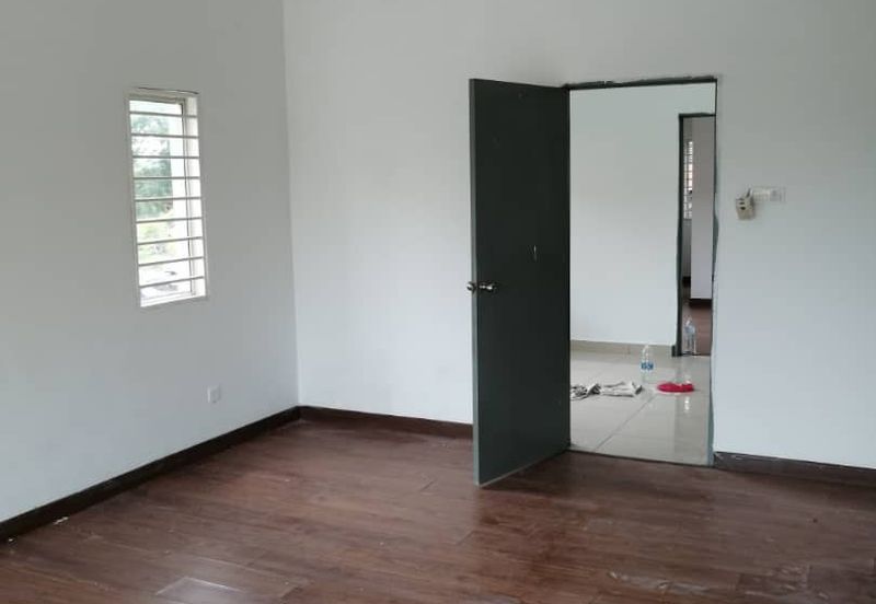 Taman Baiduri, Dengkil