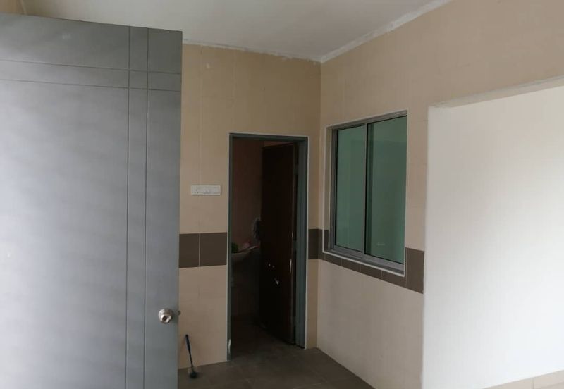 Taman Baiduri, Dengkil