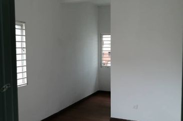 Taman Baiduri, Dengkil