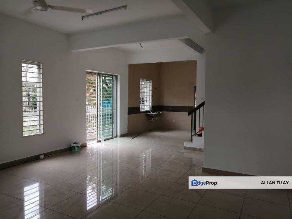 Taman Baiduri 2 Double Storey Terrace End Lot @ Dengkil, Selangor, Dengkil