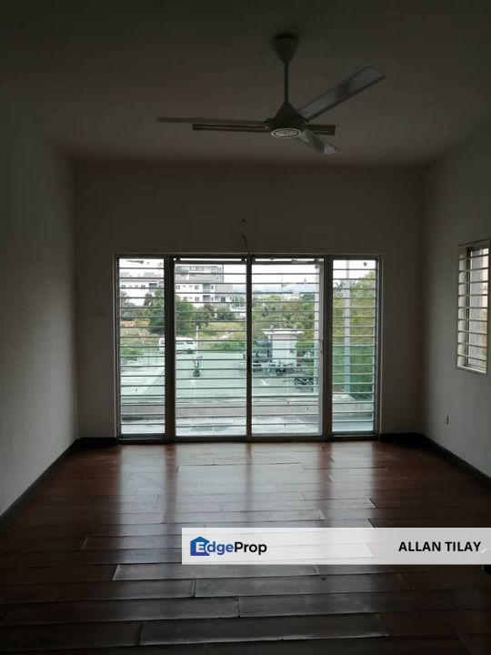 Taman Baiduri 2 Double Storey Terrace End Lot @ Dengkil, Selangor, Dengkil
