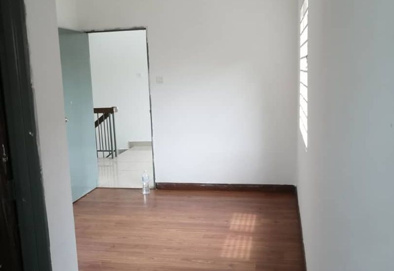 Taman Baiduri, Dengkil