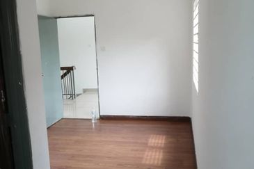 Taman Baiduri, Dengkil