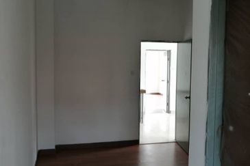 Taman Baiduri, Dengkil