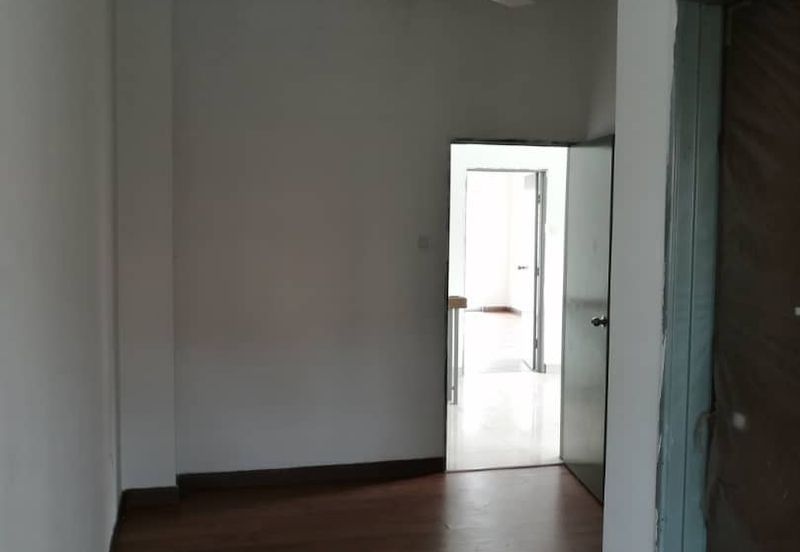 Taman Baiduri, Dengkil