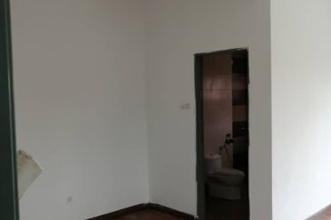 Taman Baiduri, Dengkil