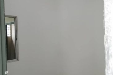 Taman Baiduri, Dengkil