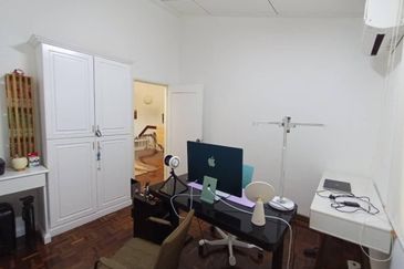 Jalan Tengah Zoo View