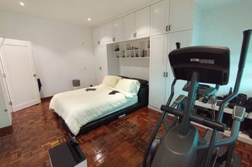 Jalan Tengah Zoo View