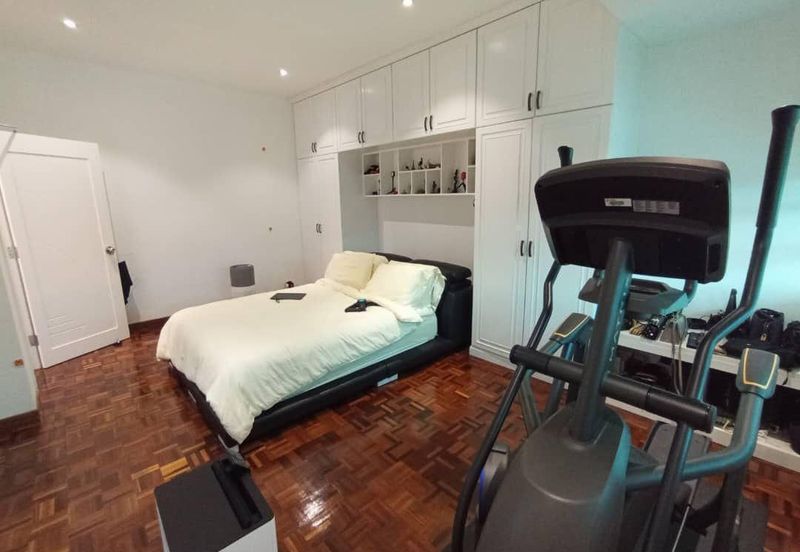 Jalan Tengah Zoo View