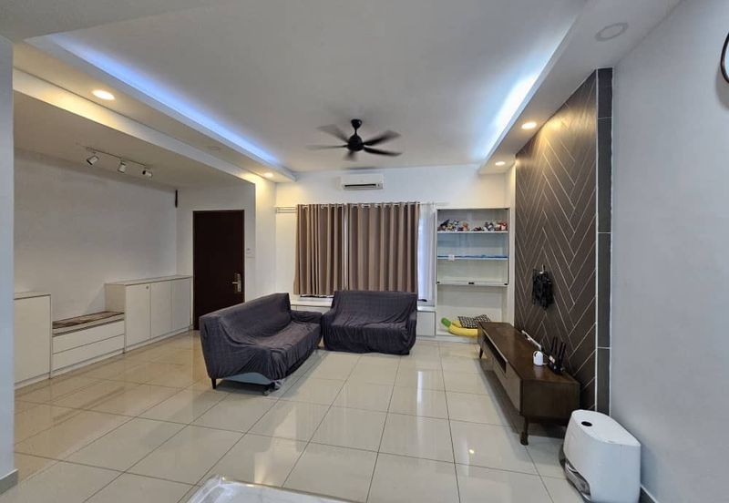 Evira @ Warisan Puteri