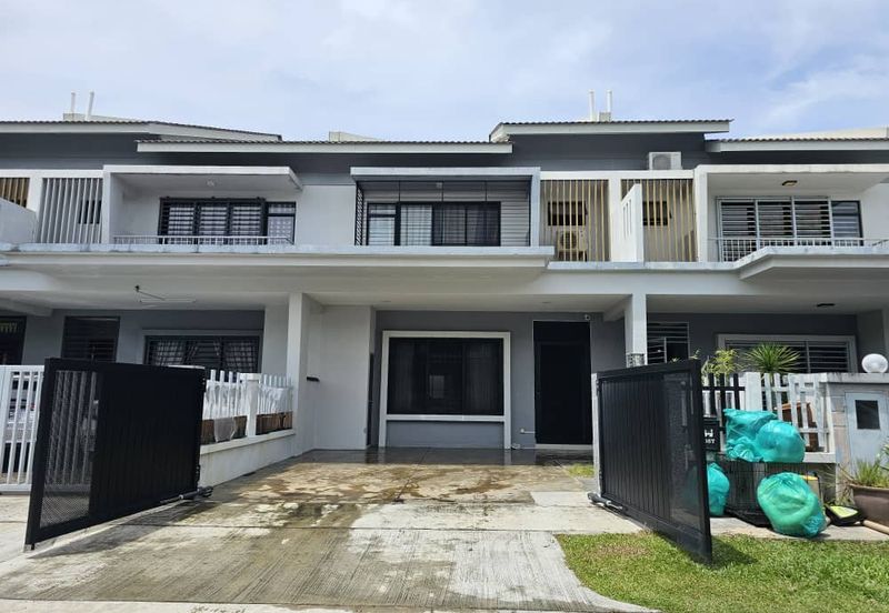 Evira @ Warisan Puteri