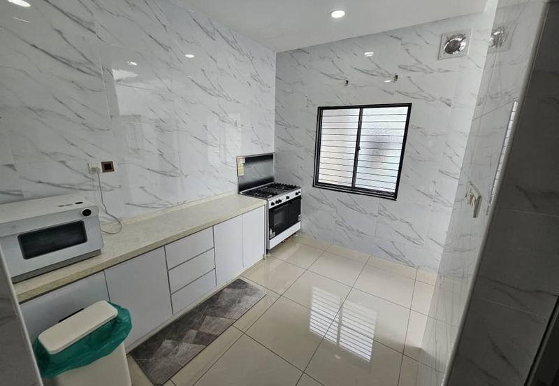 Evira @ Warisan Puteri