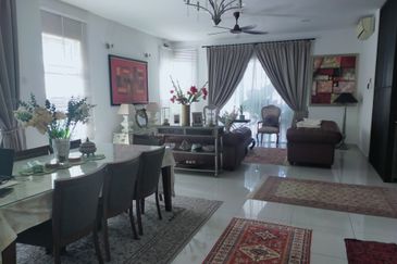 Perdana Lakeview East