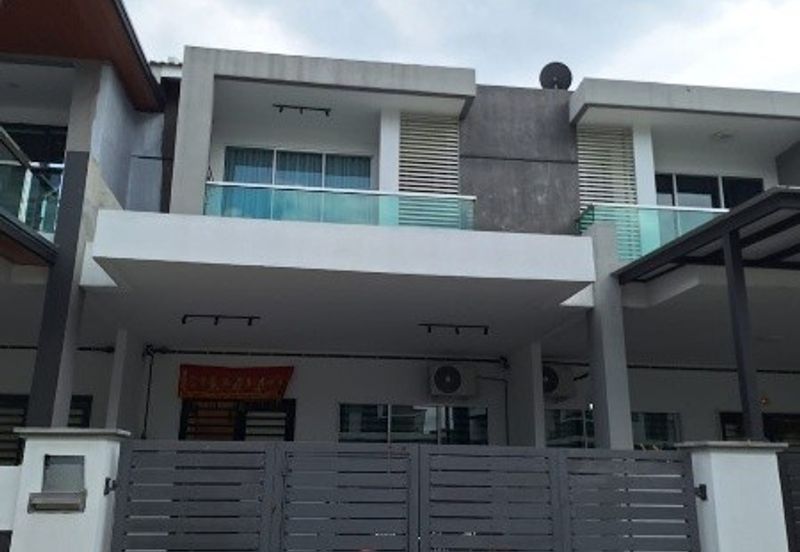 TASEK AVENUE RESIDENT