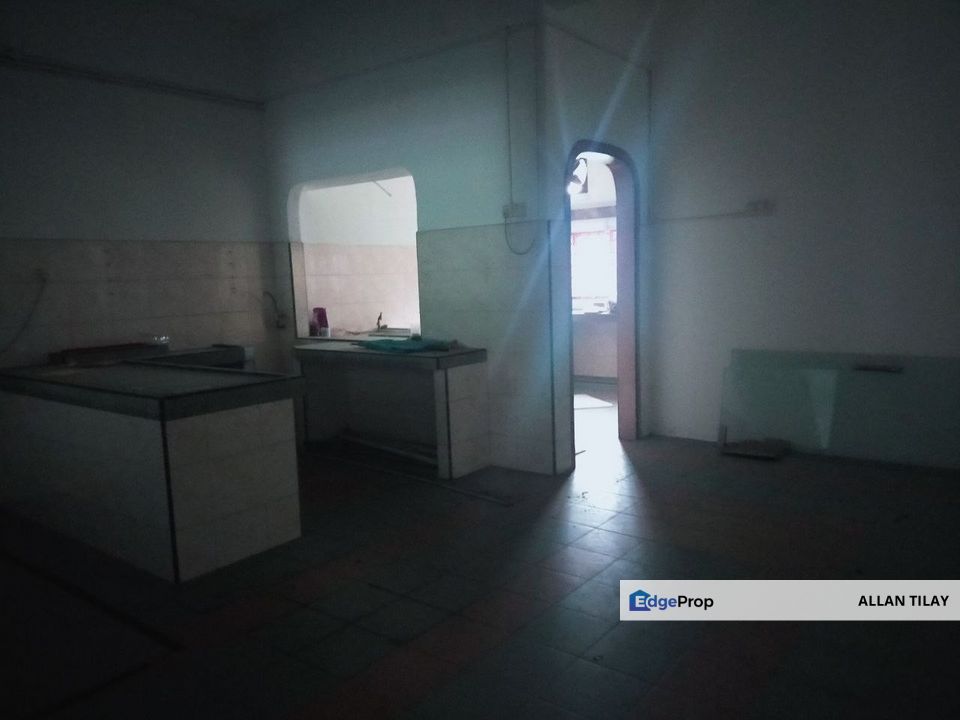 Batu Gajah Perdana 2 Storey Shoplot, Perak, Pusing