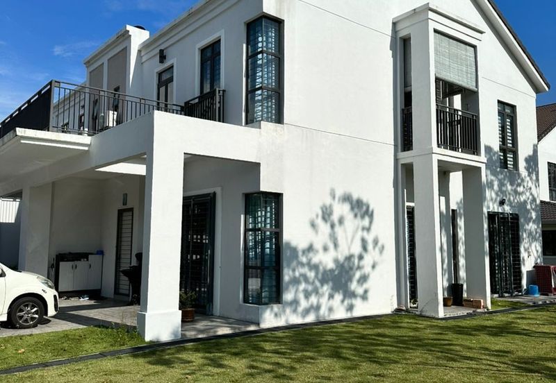 Monet Lily @ Sunsuria City