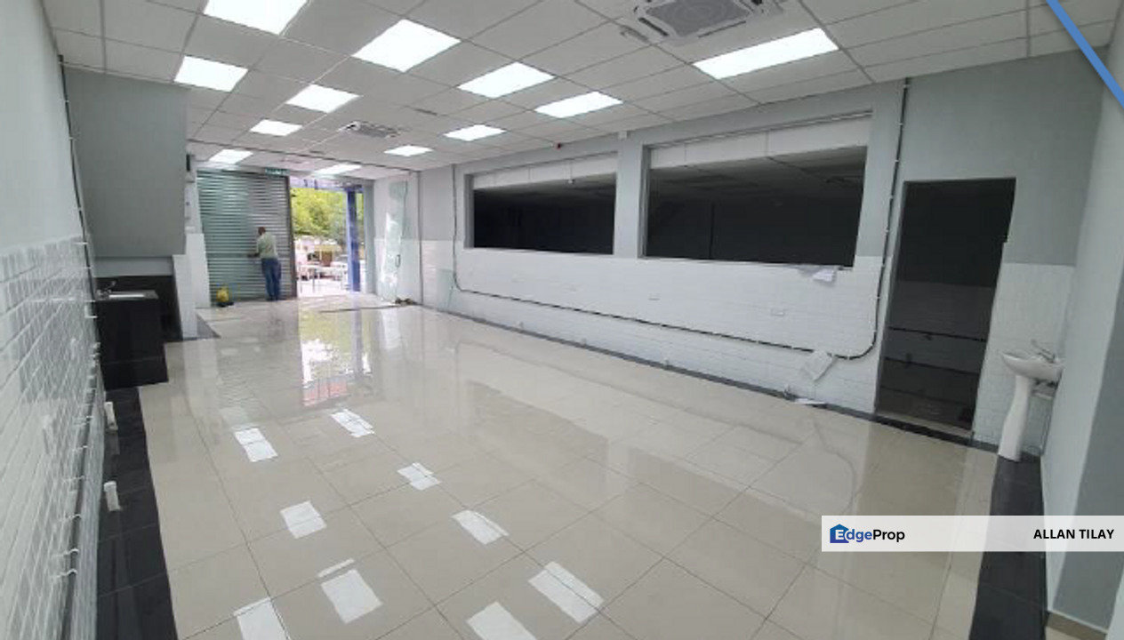 Desa Cempaka 2 Nilai 3 Storey Shophouse, Negeri Sembilan, Seremban