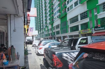 Parklane OUG Service Apartment