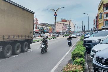 Segamat 3-Storey Shophouse