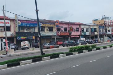 Segamat 3-Storey Shophouse