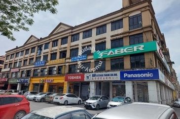 Segamat 3-Storey Shophouse