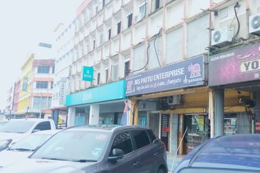 Segamat 3-Storey Shophouse