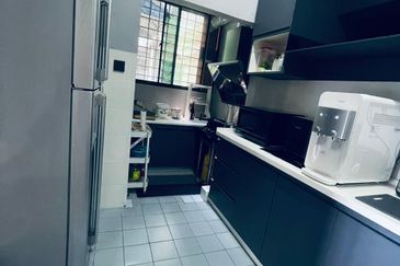 Anjung Hijau (Greenfield Apartment)