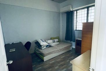 Anjung Hijau (Greenfield Apartment)