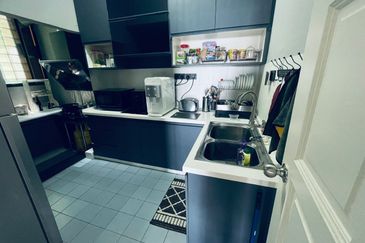 Anjung Hijau (Greenfield Apartment)