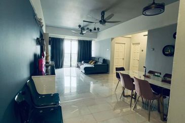 Anjung Hijau (Greenfield Apartment)