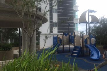 Zeta DeSkye Residence