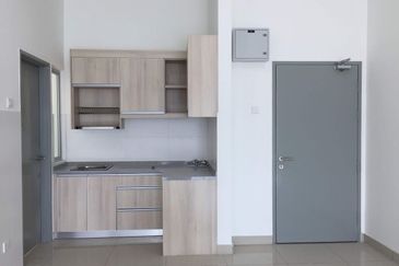 Zeta DeSkye Residence