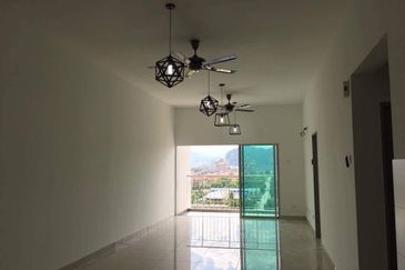 Zeta DeSkye Residence