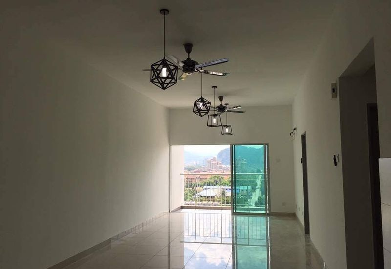 Zeta DeSkye Residence