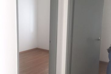 Zeta DeSkye Residence