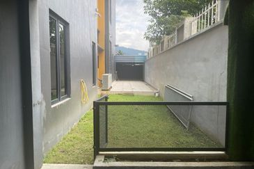 Taman Sri Hijau ( New Green Park )